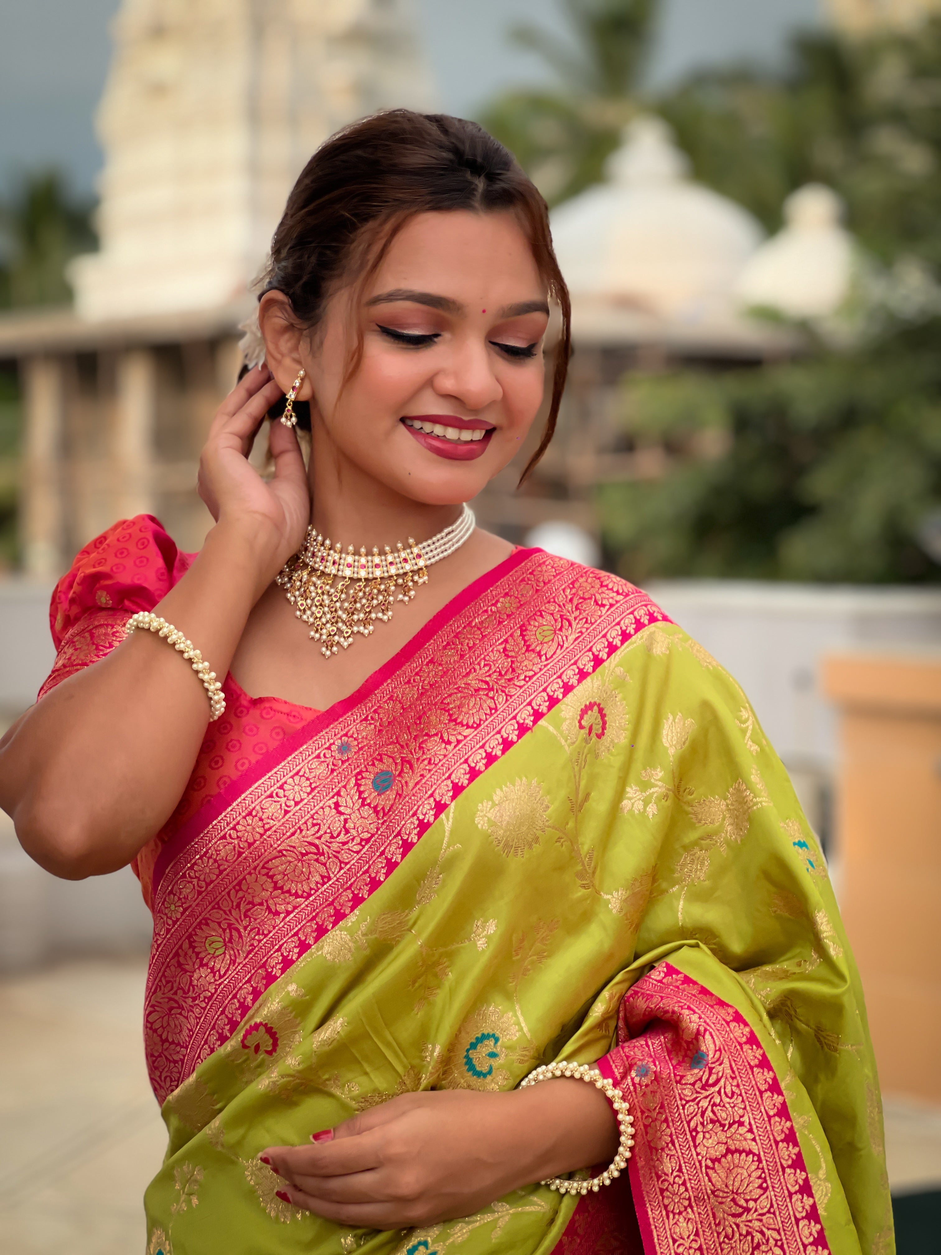 Soft Banarasi Silk Saree with Zari Weaving & Meenakari Work – Rich Pallu & Contrast Border